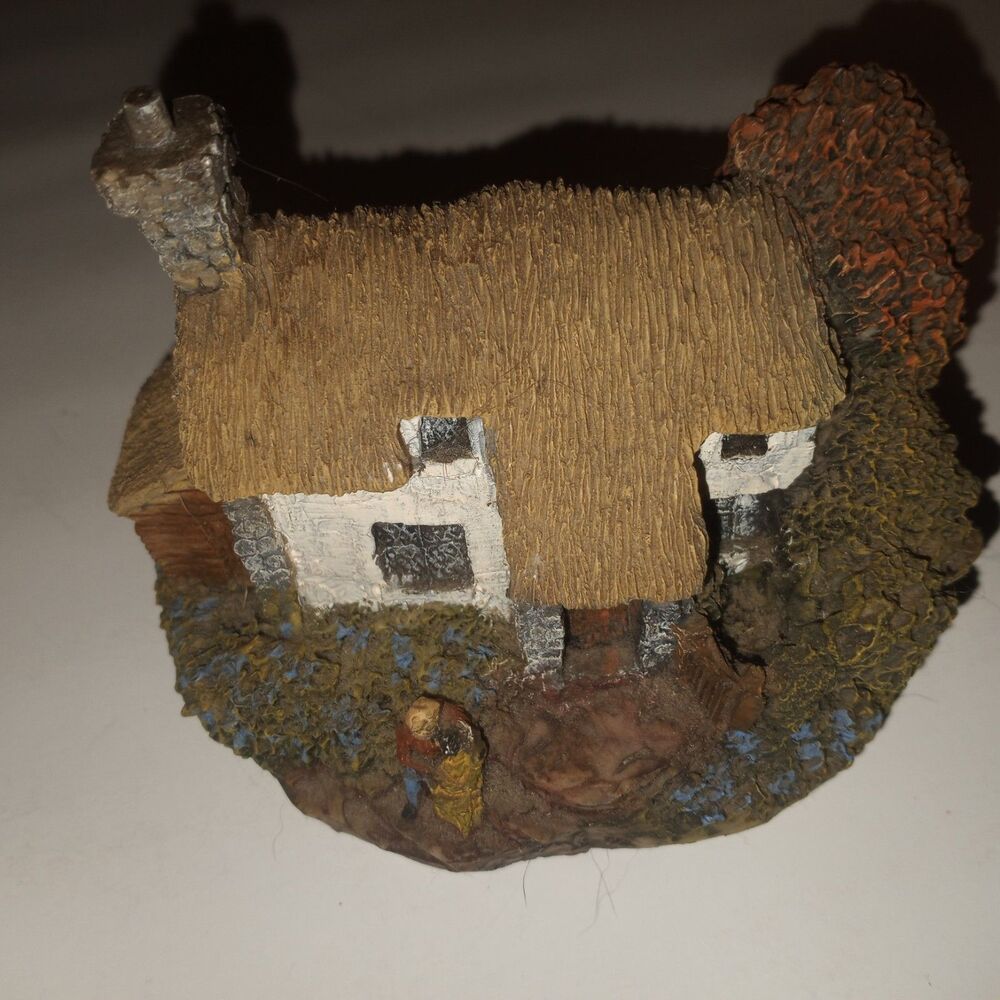 Christopher Holt 620 Bluebell Cottage Village Collection Miniature House England